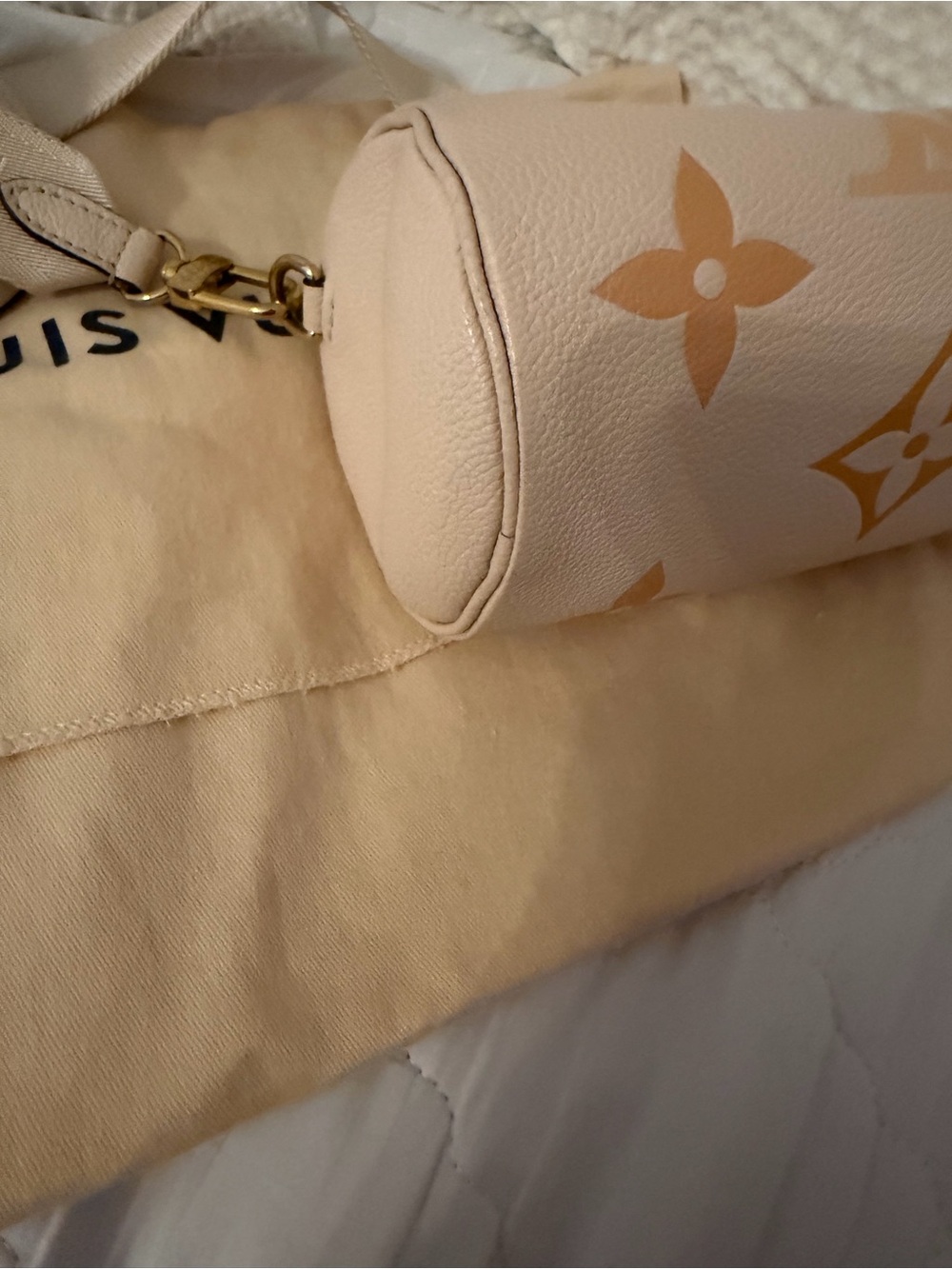 Louis Vuitton Pale Beige Mini Barrel Bag with Detachable Strap - Picture 3 of 7